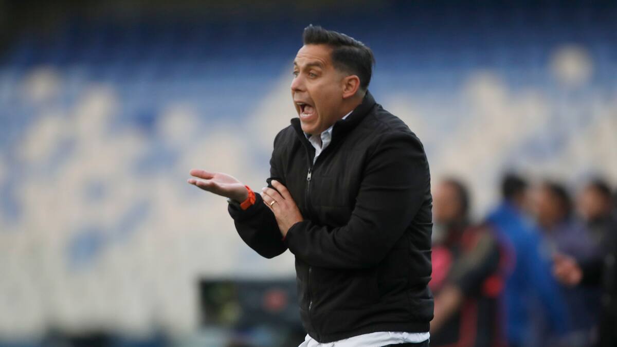 “Hay temor de jugar al fútbol”: Arturo Sanhueza arremete contra sus jugadores en Deportes Temuco