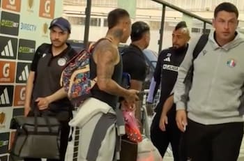 VIDEO | Tras la derrota ante Audax Italiano: esto hizo Arturo Vidal con Leonardo Valencia y Eduardo Vargas