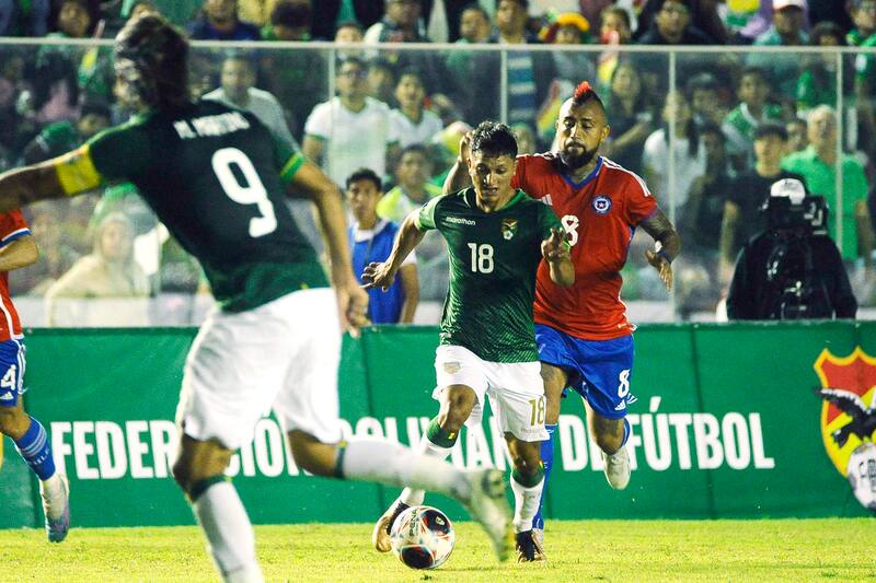 Arturo Vidal fue titular en el empate sin goles entre La Roja y Bolivia.