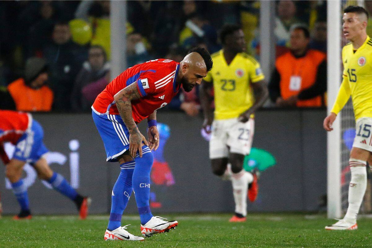 Arturo Vidal jugó 70 minutos lesionado ante Colombia y sufrió una rotura de meniscos. Foto: Agencia Aton.