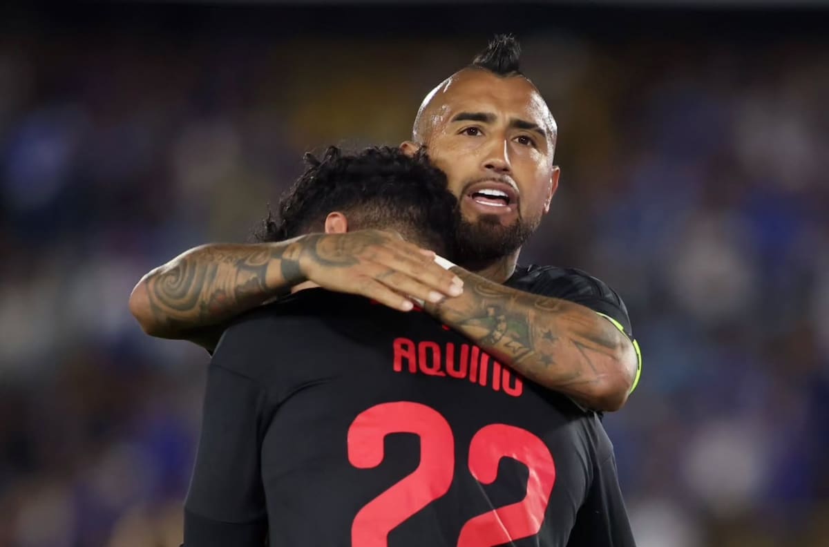 “Casi en retiro y mostró más profesionalismo que todos”: Hinchas de Millonarios alucinaron con Arturo Vidal