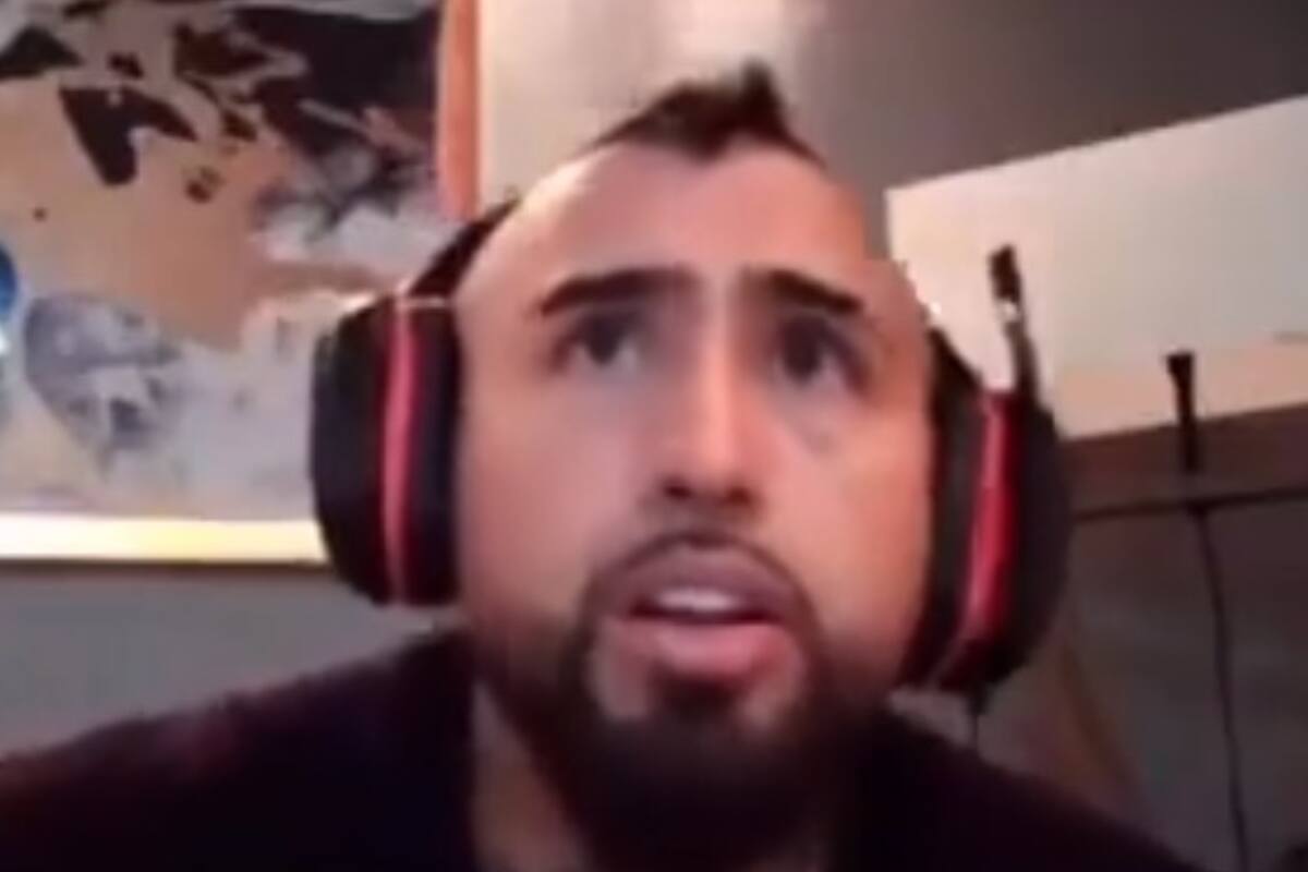 perdió los estribos en transmisión de Twitch por partido de La Roja.