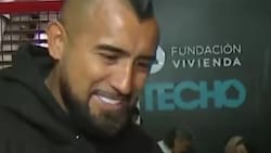 VIDEO | El regalo de Arturo Vidal a los vocales de mesa que lo recibieron en San Joaquín