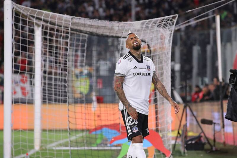 fue duramente criticado por su desempeño en el partido ante Cobreloa. Foto: Agencia Aton.