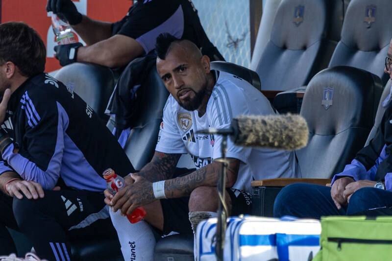 enojado en el banco de suplentes. Foto: Felipe Escobedo/En Cancha