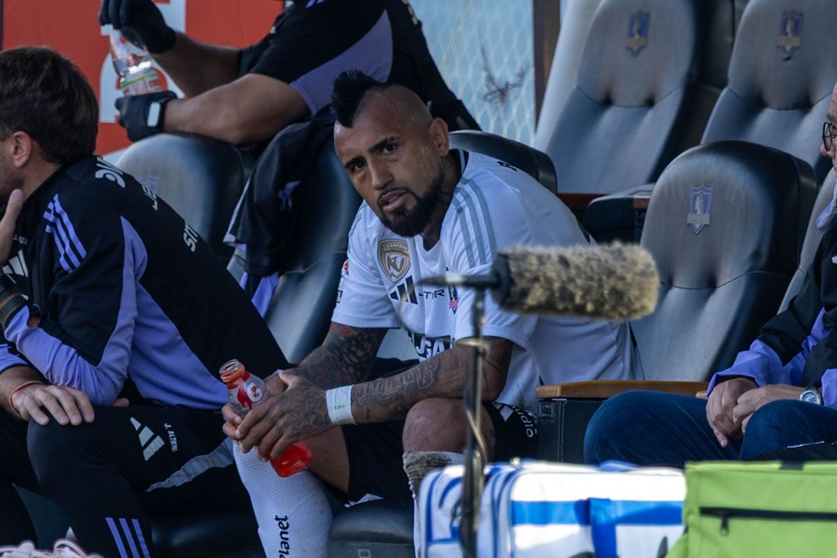 enojado en el banco de suplentes. Foto: Felipe Escobedo/En Cancha