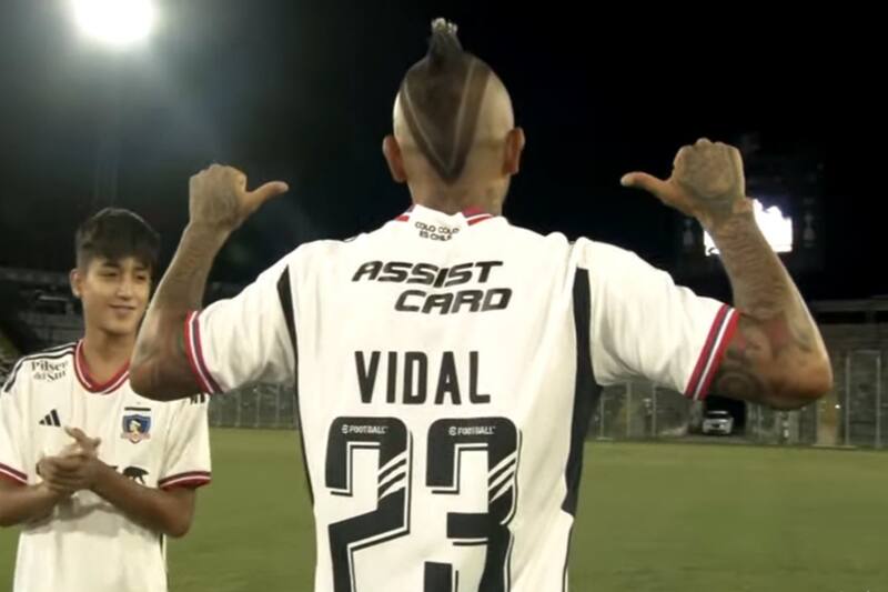 Ya posa con el 23 a su espalda