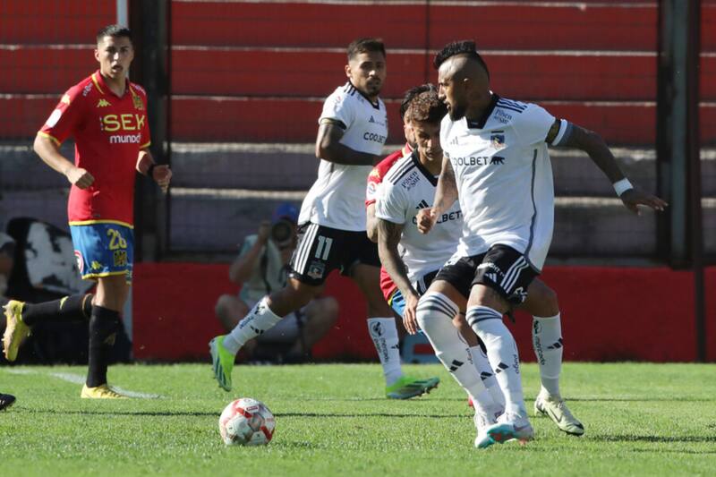 Arturo Vidal es la figura de Colo Colo y será titular ante Godoy Cruz (Foto: Photosport)