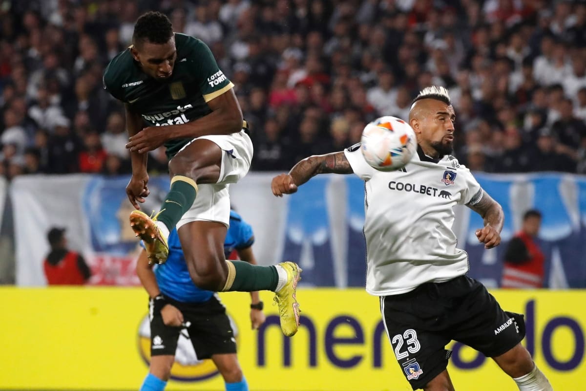 Arturo Vidal en el partido ante Alianza Lima por Copa Libertadores jugado en Santiago. Foto: Agencia Aton.