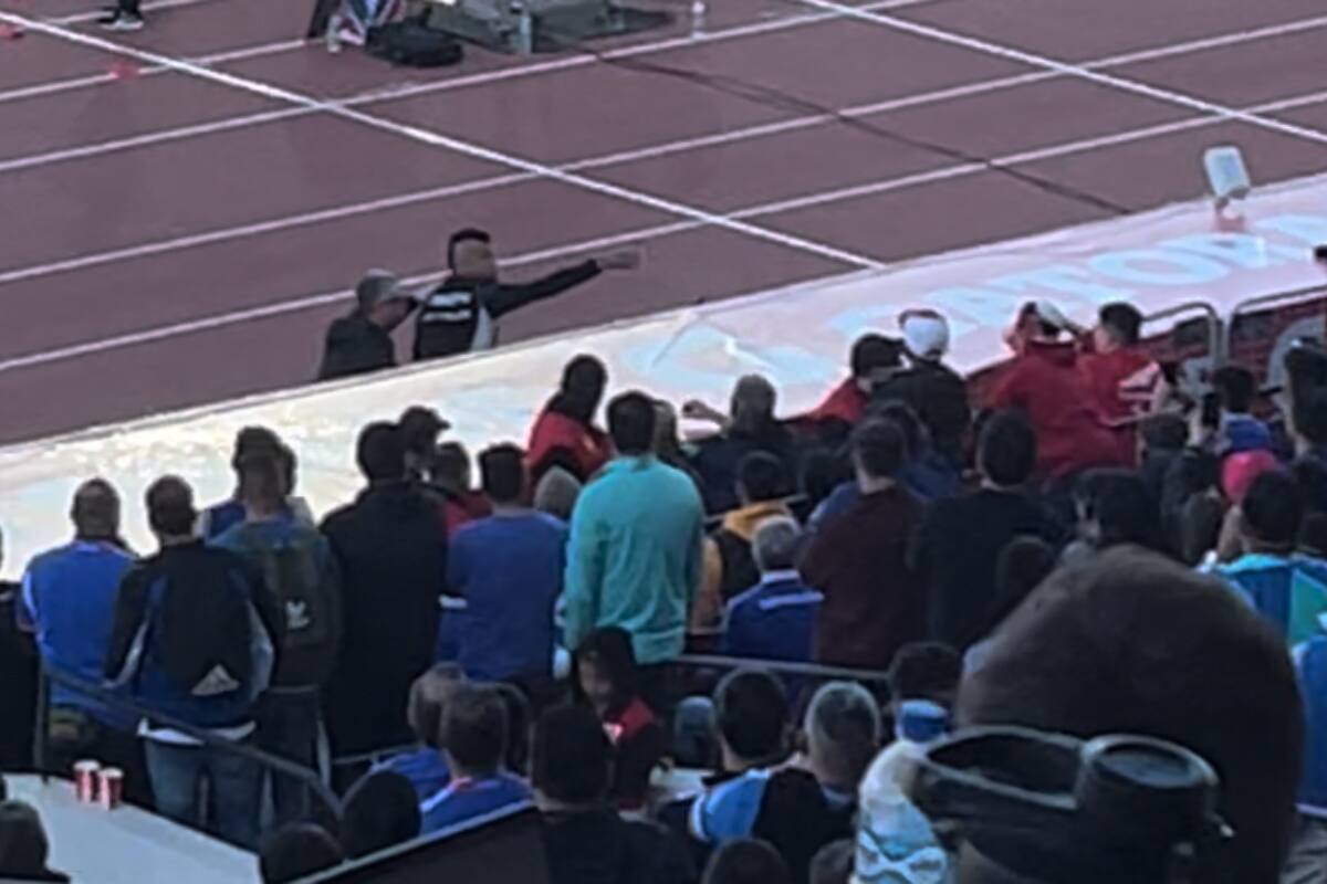 tuvo un fuerte cruce con la hinchada de la U en el Superclásico.