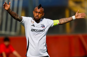 La teleserie entre Arturo Vidal y Blanco y Negro que lo podría dejar fuera de Colo Colo para 2026