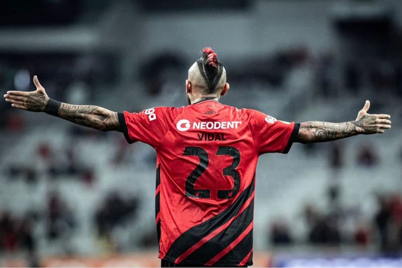 El mediocampista del Athletico Paranaense sigue sin convencer en sus primeros partidos por la escuadra de Curitiba. Foto: Instagram.