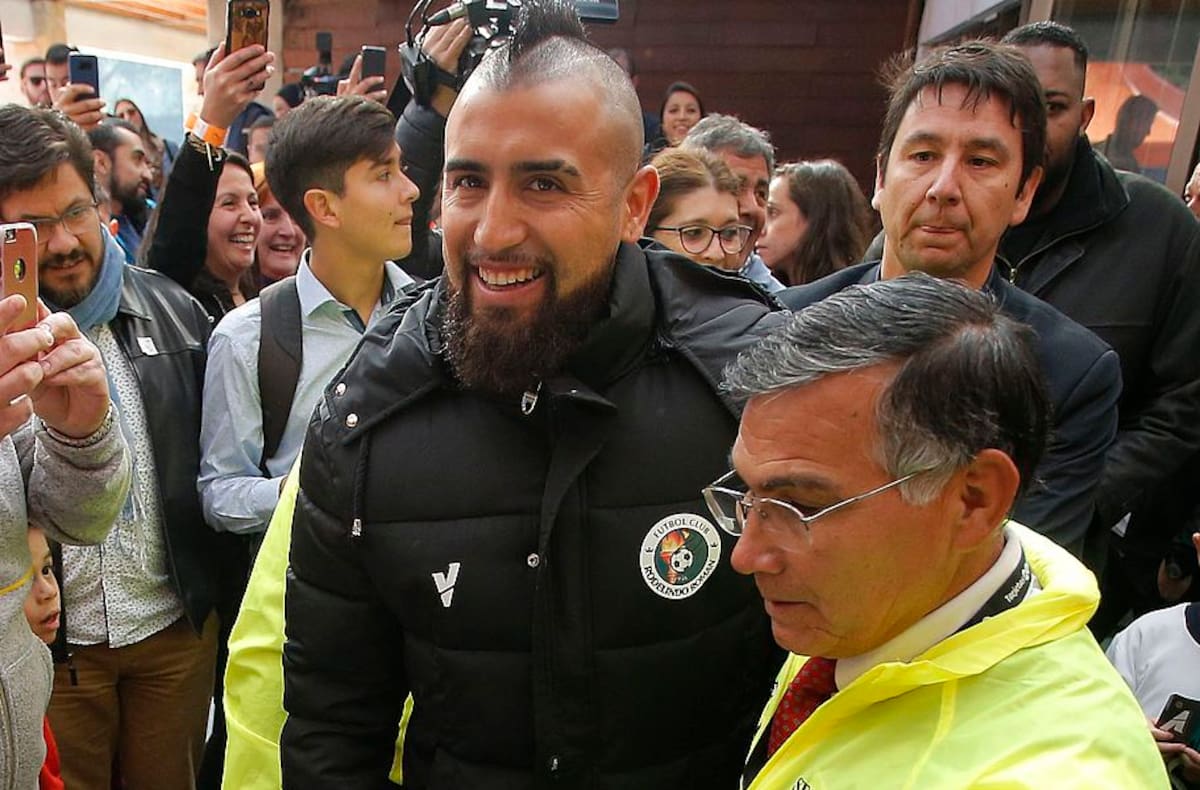 Arturo Vidal decidió no inscribir a Rodelindo Román en Tercera A. Foto: Aton.