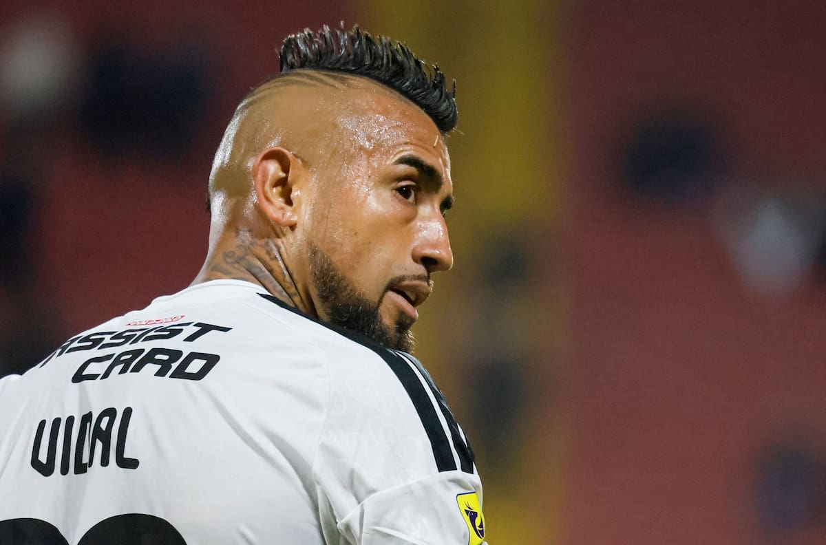 Vuelve Arturo Vidal y la línea de 3: la formación que prepara Colo-Colo para su partido de este lunes