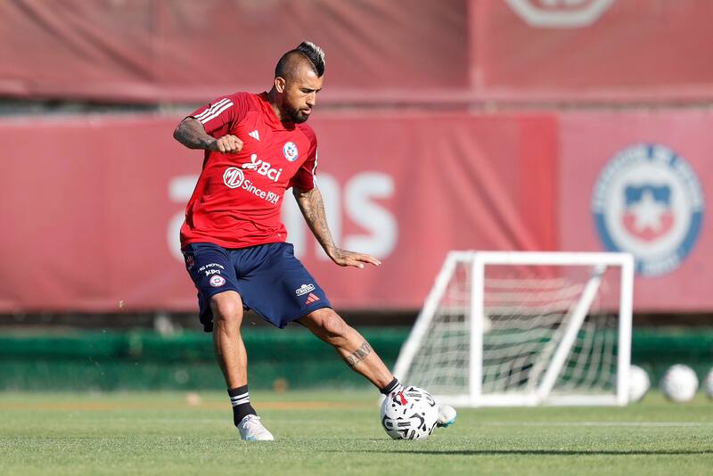 Vidal entrenó en Juan Pinto Durán junto a la Sub-23 (Foto: ANFP)
