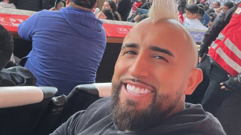 Vidal fue a ver a Colo Colo en el Monumental