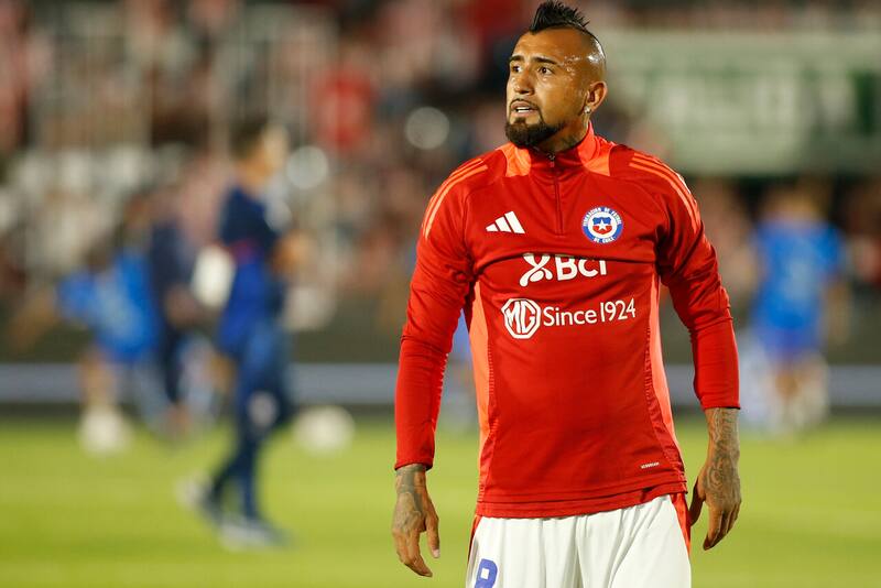 Medio paraguayo aniquiló al volante de la Selección Chilena. Foto: Aton.