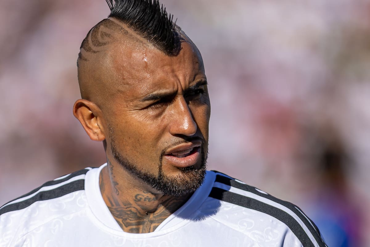 El volante se llevó un inusual elogio por su buen momento en Colo Colo. Foto: Felipe Escobedo/En Cancha