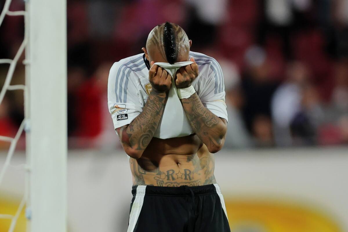 El mediocampista será baja para el próximo partido de Colo Colo. Foto: Agencia ATON.