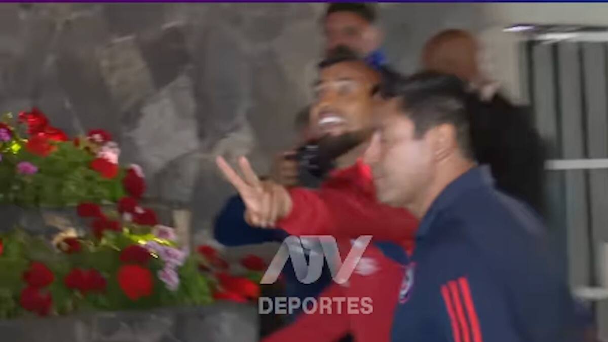 Arturo Vidal tuvo encontrón con un hincha peruano y lo desafió ferozmente: “Mañana vas a ver”