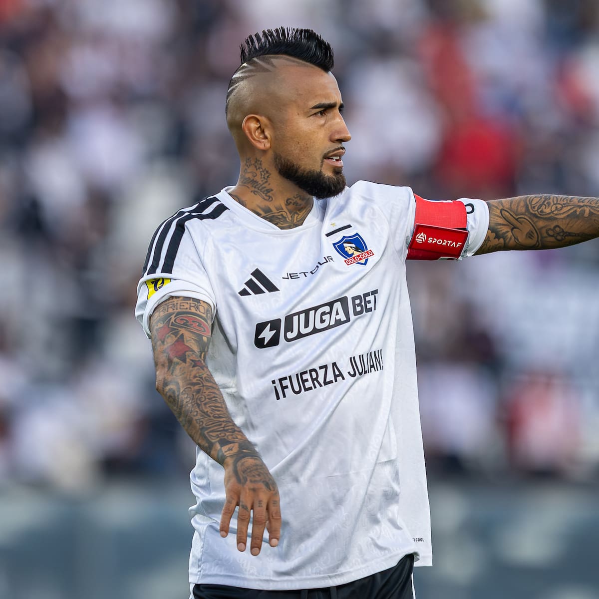 Colo Colo le responde a Arturo Vidal por el debate de los refuerzos: “Tiene que ver con su rol dentro del equipo”
