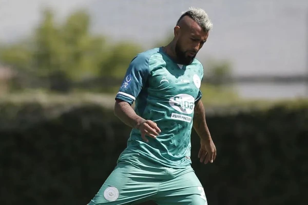 El día en que el Rey vistió la camiseta de Rodelindo Román. Foto: Colo Colo.