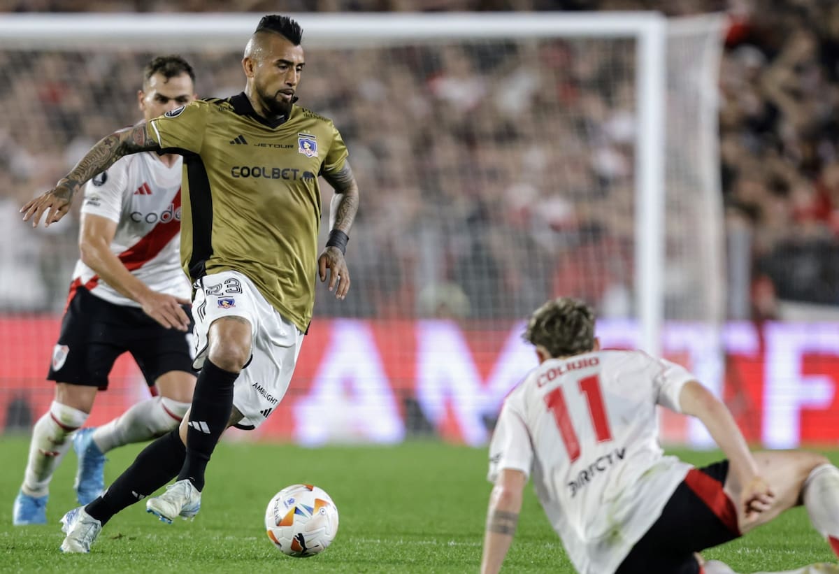 El King enfrentando a River Plate. Foto: Agencia Aton.