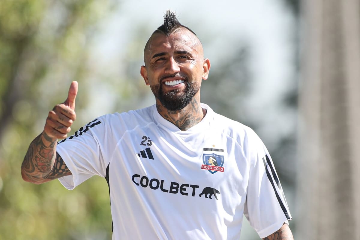 Arturo Vidal sería titular en Colo Colo.