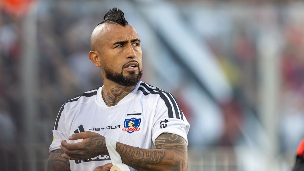 Tras ser figura contra Huachipato: Arturo Vidal le da inesperado dolor de cabeza a Fernando Ortiz en Colo Colo