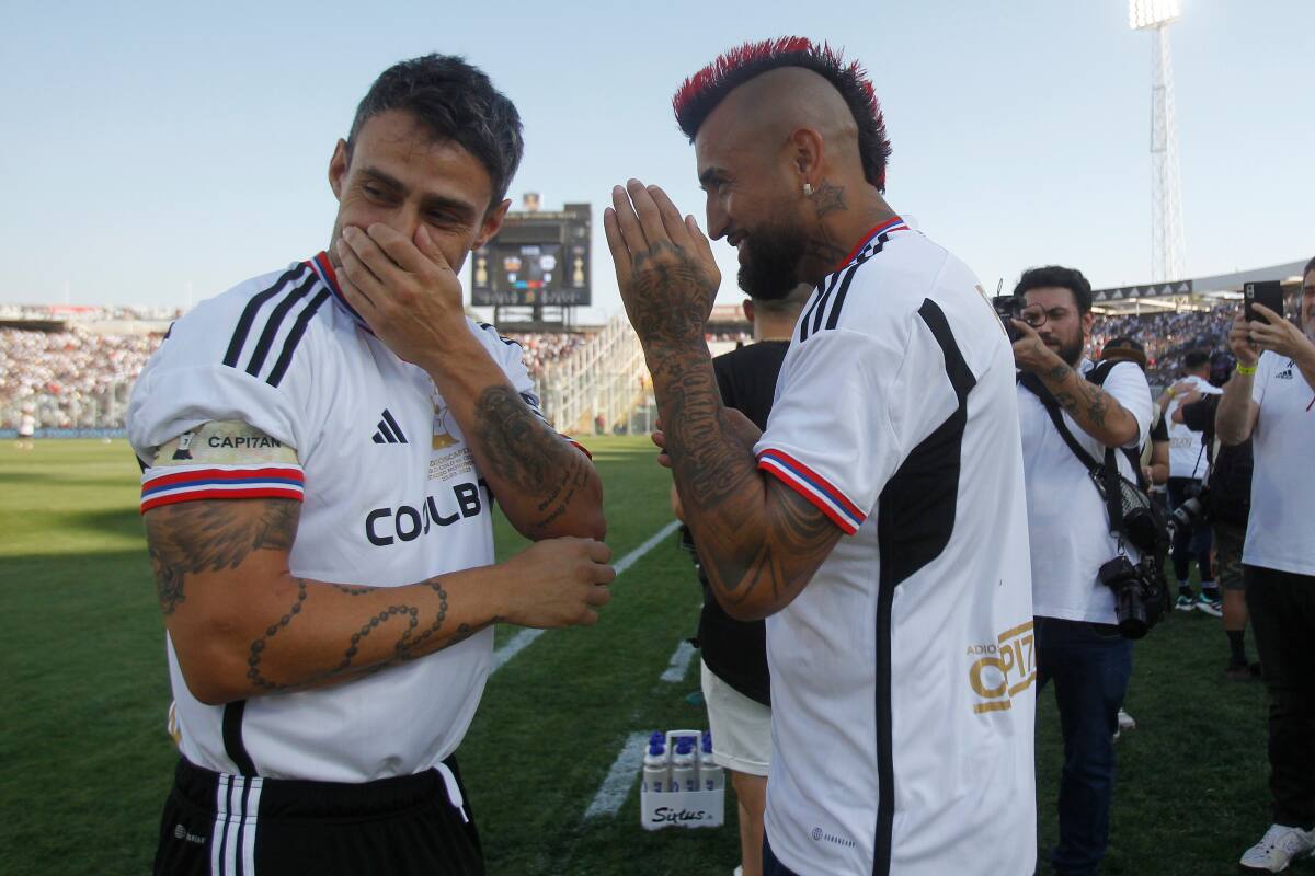junto a Jorge Valdivia en el partido de homenaje de Esteban Paredes (Foto: Aton)