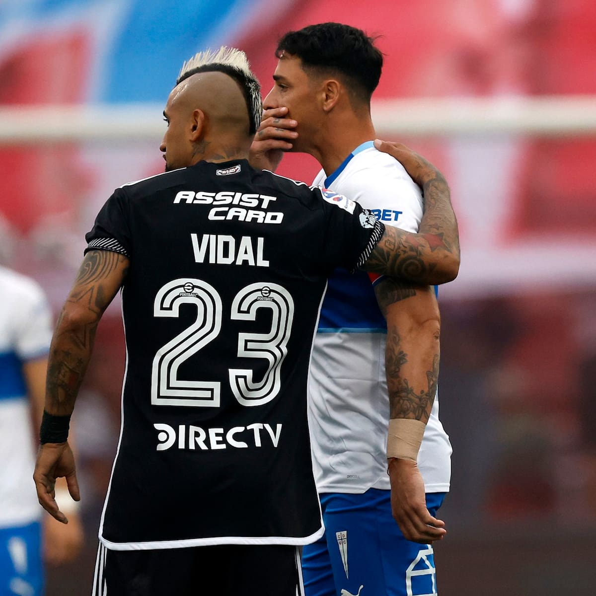 ¡El “King” se saca el sombrero! Arturo Vidal rompe la rivalidad y aplaude la hazaña de la UC en Brasil