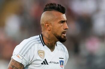 “Ojalá pueda seguir Arturo Vidal en Colo Colo, pero si está en condiciones de volver a Europa que lo haga”