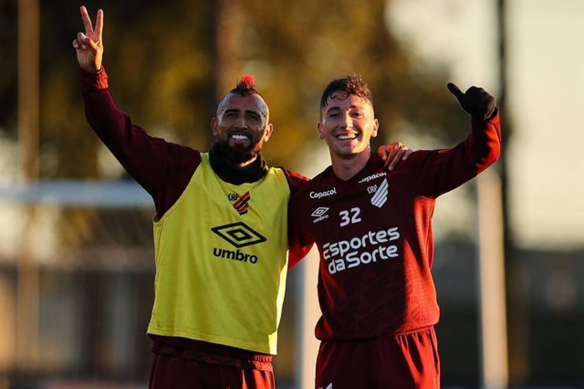 Arturo Vidal y Luciano Arriagada fueron compañeros en el Athletico Paranaense.