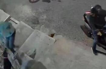 VIDEO | Con solo un ladrido este perro evitó que delincuentes le robaran la moto a su dueña