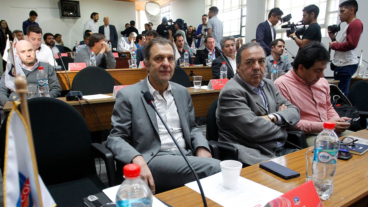 Consejo de Presidentes decidió la continuidad del fútbol chileno