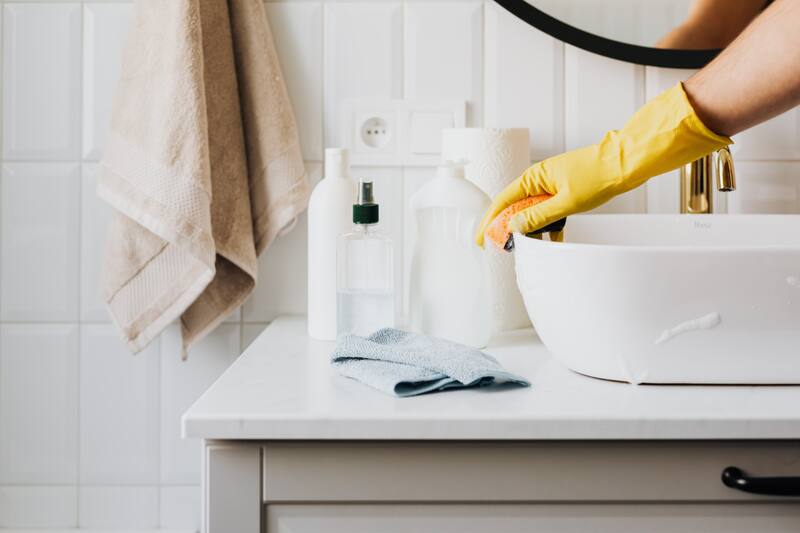 Mantener tu baño limpio te alejará de enfermedades.