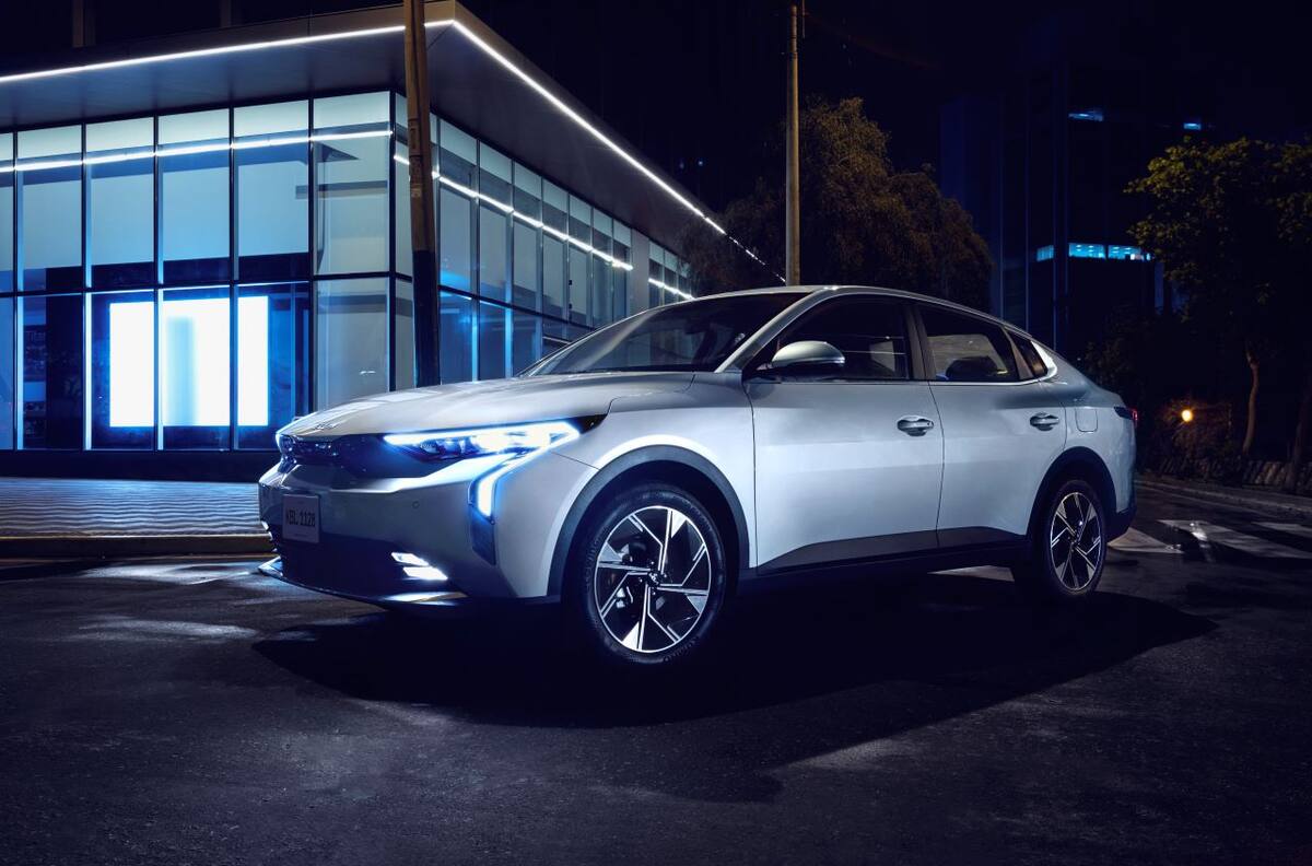 Llegó a Chile el Kia, auto sedán que reemplaza al Río 4: Cuál es su precio y características