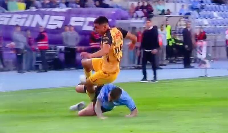 Así fue el momento de la jugada entre Leonel Mosevich y Enzo Mettifogo que terminó con doble fractura para el joven de Coquimbo Unido.