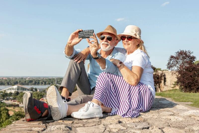 Revisa si cumples con los requisitos para recibir el beneficio de la entidad.