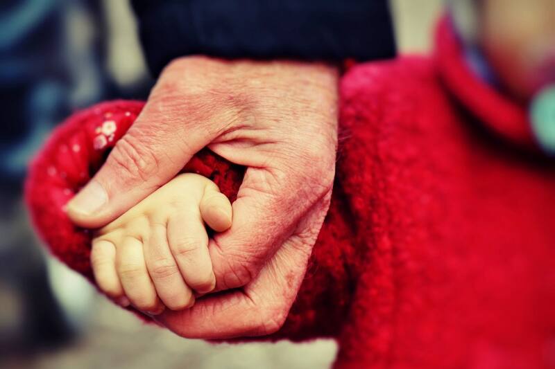 Las asignaciones son para quienes perciben ingresos, cotizan en el sistema previsional y pueden proveer a sus familias.