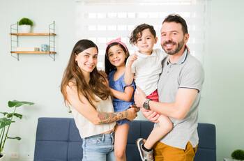 Así puedes solicitar el bono de $21.000 mensuales que paga el Estado a familias chilenas