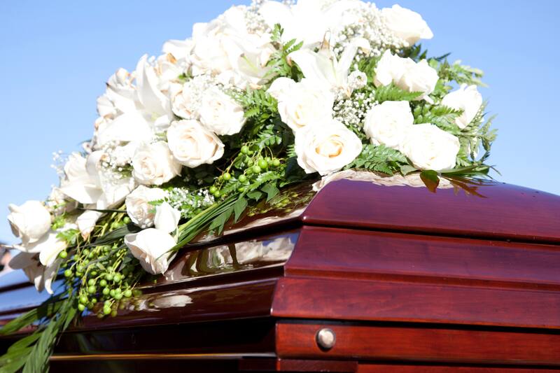 Este aporte del IPS es para apoyar en los gastos funerarios de un pensionado que haya fallecido.