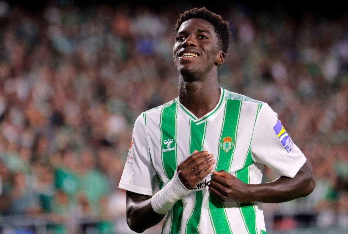 Assane Diao tiene apenas 18 años y es una de las joyas de Pellegrini para el futuro del Betis.