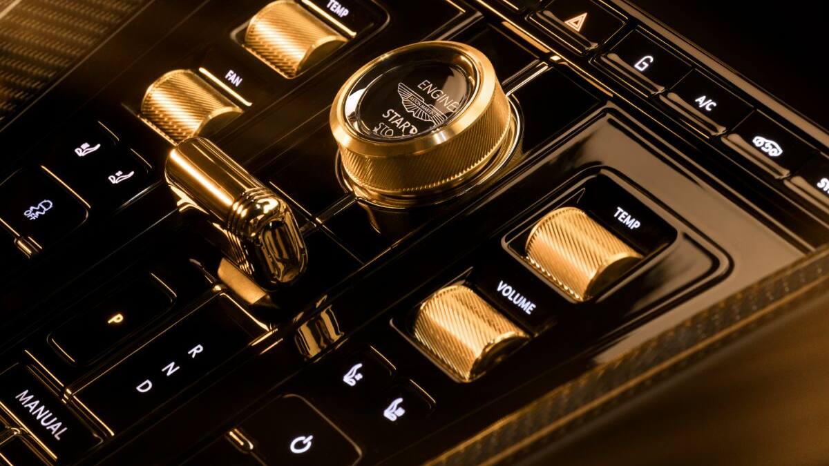 Aston Martin celebra a James Bond con una edición que tiene oro de 18 quilates