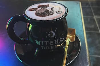 La primera cafetería astrológica de Chile está en Providencia: Vive una experiencia inspirada en los signos del zodíaco