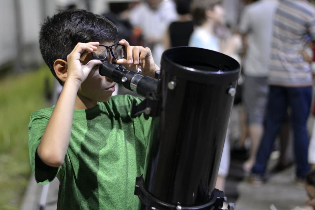 ¿Te gusta observar la Luna? Conoce las mejores fases para verla con claridad durante este mes.