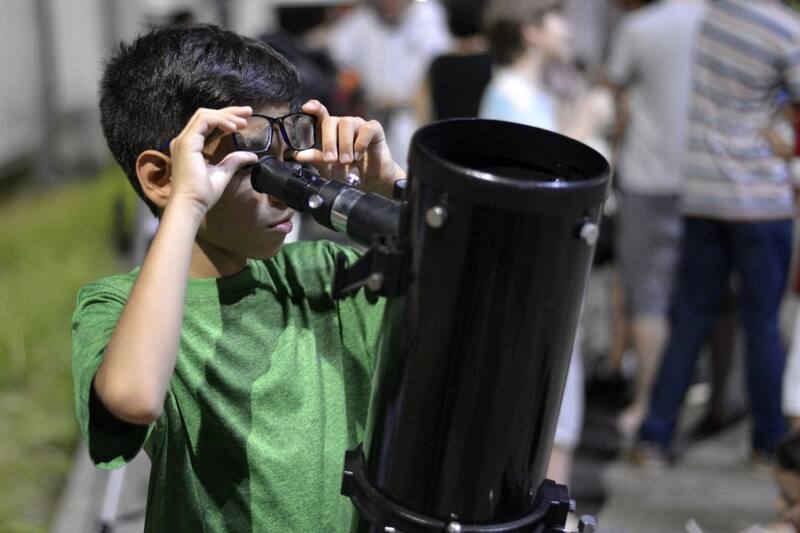 ¿Te gusta observar la Luna? Conoce las mejores fases para verla con claridad durante este mes.