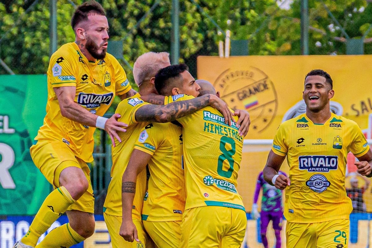 ficha a un ex Colo Colo. Foto: @ABucaramanga