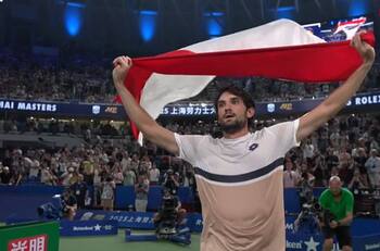 Valentin Vacherot cierra la semana más loca de su vida con el título del Masters 1000 de Shanghái