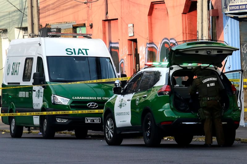 El vehículo atropello a dos personas y se dio a la fuga. Créditos: ATON
